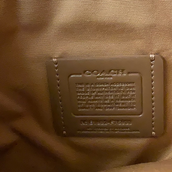 🐻 COACH WRISTLET 30 WITH VANDAL GUMMY 🐻 NWT 🐻 - Picture 16 of 16